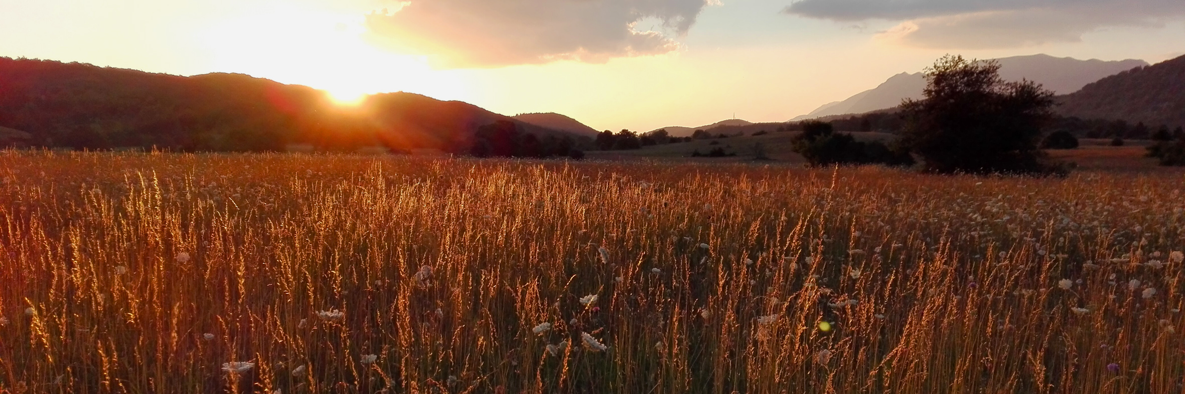 tramonto sulla majella in estate dopo escursione di avvistamento fauna al pinecube